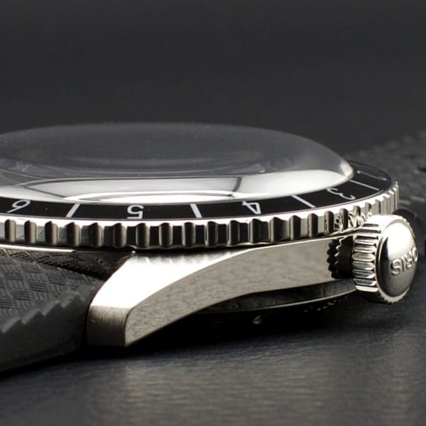 ORIS Divers sixty-five 12H calibre 400
