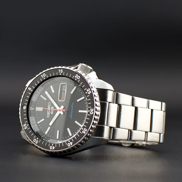 SEIKO 5 Sports Edition limitée 550 ex.